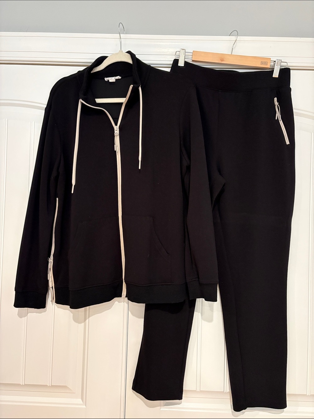 Tribal Sport black & tan Super Soft matching track suit / loungewear Size Large